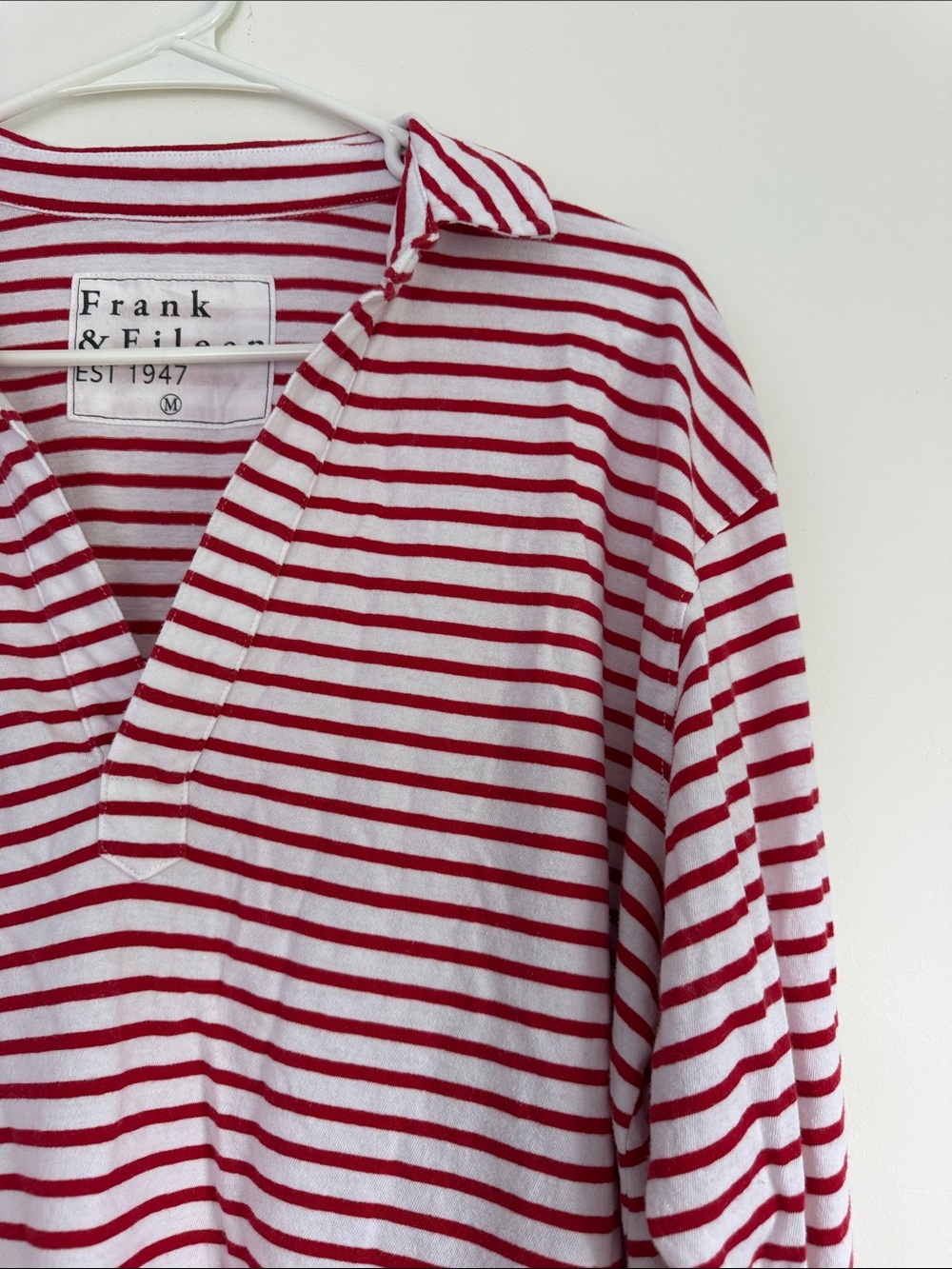 Frank & Eileen Patrick Popover White and Red Striped V-Neck Long Sleeve Top Med - Picture 4 of 9